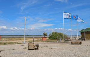 Maisons de vacances Amazing Home In Port-des-barques With Kitchen : photos des chambres