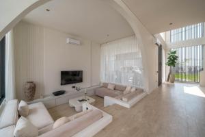 Villa Kiyomi - Brand-New 2BR Designer Umalas Villa