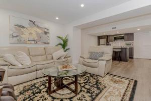 Luxury Basement Apartment in Oakville