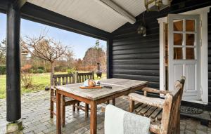 2 Bedroom Lovely Home In Tisvildeleje