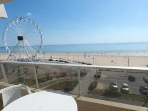 Studio cabine bord de mer avec balcon et parking privé - FR-1-323-421 - Plage-des-Demoiselles