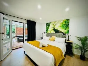 Charming Granny Flat Conveniently Located near Knox Shopping Center - Ringwood