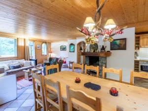 Appartement skis aux pieds Méribel Chaudanne avec parking et cheminée - FR-1-411-937