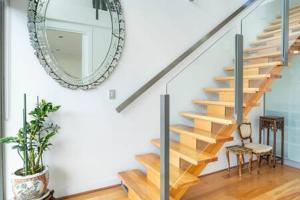 Luxury 4B Docklands Penthouse water city views