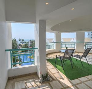 Jomtien Beachfront Stylish Studio , Stunning Seaview , Big Pool