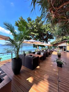 the cliff sunset beach resort koh lipe