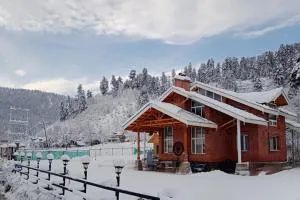 StayVista at Suroor with Central Heating in Tangmarg - Gulmarg