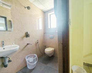 Hotel Prakash Residency with EV Station