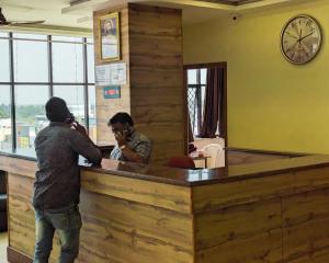 Hotel Prakash Residency with EV Station