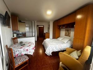 Apartamento con vistas al mar y piscina