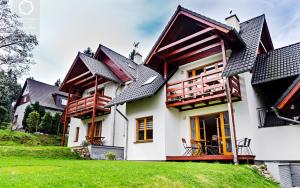 Wonder Home - Domki górskie na osiedlu dozorowanym, z kominkami i placem zabaw