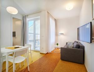 SkyLux Apartments by Irundo 