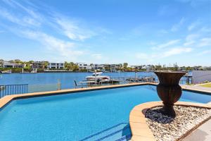 Luxury 4 bedroom waterfront holiday home on the Sunshine Coast