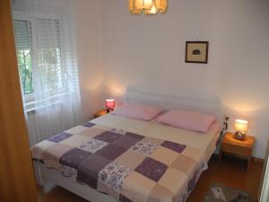 SANDRA 4 Apartment with terrace near the sea and beach