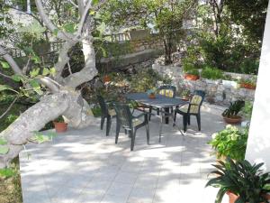 SANDRA 4 Apartment with terrace near the sea and beach