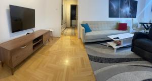 Charming Modern Condo near City Center Free Parking & Fully Equipped