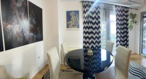 Charming Modern Condo near City Center Free Parking & Fully Equipped