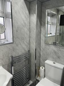 Cosy Corner - 2 beds, free parking, next to Southampton General Hospital