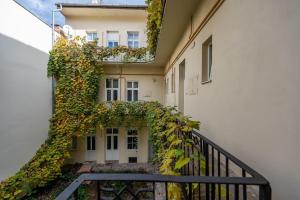 R Bývanie v srdci mesta