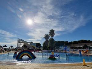 Campings DC - Le Savina, 2 Ch, 2 sdb, confort et detente, proche Montpellier et Palavas : photos des chambres