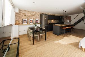 Atico duplex Playa Area barcelona con SPA exterior