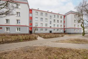 Cozy One-Bedroom Apartment Majzela Łódź Manufaktura by Renters