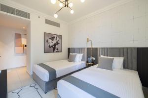 Modern 3BR + Maid connected to Dubai Mall