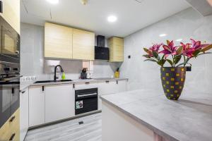 Upgraded 3 bedroom at JBR with Jacuzzi