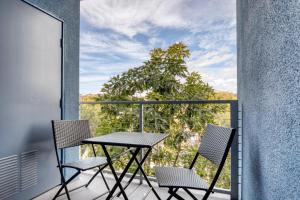 Playa Vista 1BR w Pool Gym Spa nr the beach LAX-138