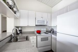 Culver City 2BR w Gym Pool nr shops LAX-343