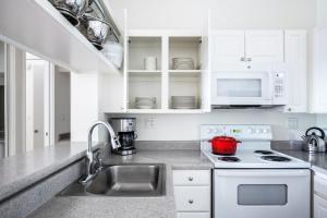 Culver City 2BR w Gym Pool nr shops LAX-343