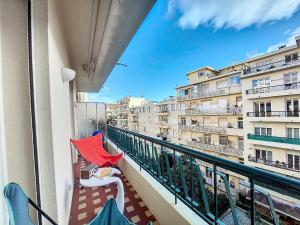 Nestor&Jeeves - BAIETA - Balcony