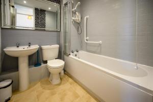 Coastal Haven Ilfracombe Charming 2-bedroom Cottage In A Great Location By STAE Homes