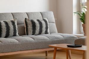 Spacious & Bright Apartment with Parking Poznań by Noclegi Renters