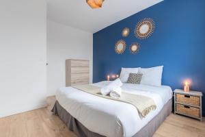 Maisons d'hotes Renovated house with terrace 3 bedrooms : photos des chambres