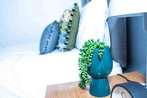 TD M-Gold Dudley Luxurious 3 Bedrooms House-PARKING-PERFECT FOR CONTRACTORS-FAMILIES-LONG & SHORT STAY