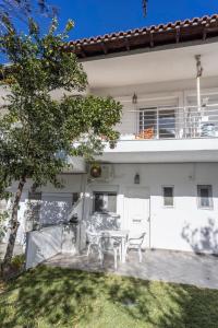 Kapa Maisonette - Beachfront, 3 min walk to Mamalouka