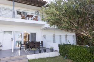 Kapa Maisonette - Beachfront, 3 min walk to Mamalouka
