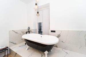 Pick A Flats Apartment in Notre-Dame de Paris - Rue Saint-Séverin