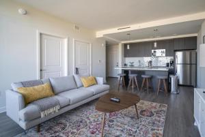 Fairfax 1br w pool wd gym nr theater WDC-772