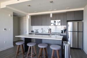 Fairfax 1br w pool wd gym nr theater WDC-772