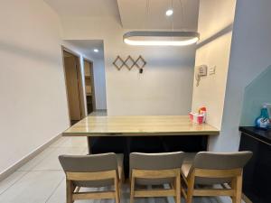 2 Bedrooms At The Sun Avenue In The Center Of District 2 With Overflow Swimming Pool