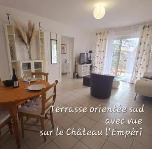 Charmant T2 neuf garage clos 2 pas du centre ville - La Barben