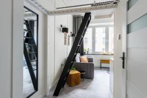 Historic Ghetto Wall Residence - Luxury Apartments by Central Station