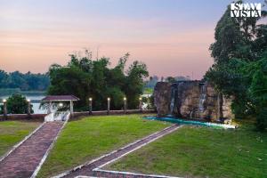 StayVista at Periyar Palace- Pet Friendly, River View Villa with Garden