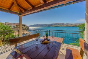 Marva Cliff Apartments 