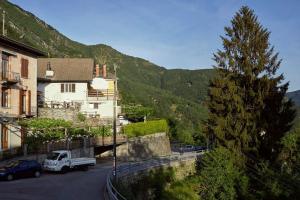 Wild Valley Garden Paradise in Valle Onsernone