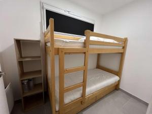 Superbe T2 avec grande terrasse et parking, proche mer - FR-1-701-73