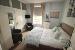 Small Double Room room in Two Beaches