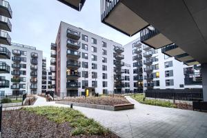 Madalińskiego Comfort Apartment by BookingHost